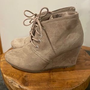 Arizona wedge boot